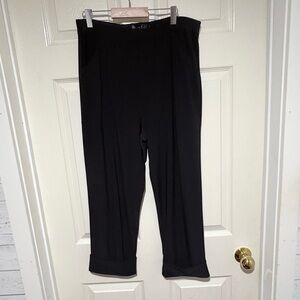 Sympli size 10 fits up to 14 reg. Lots of stretch cropped / capris